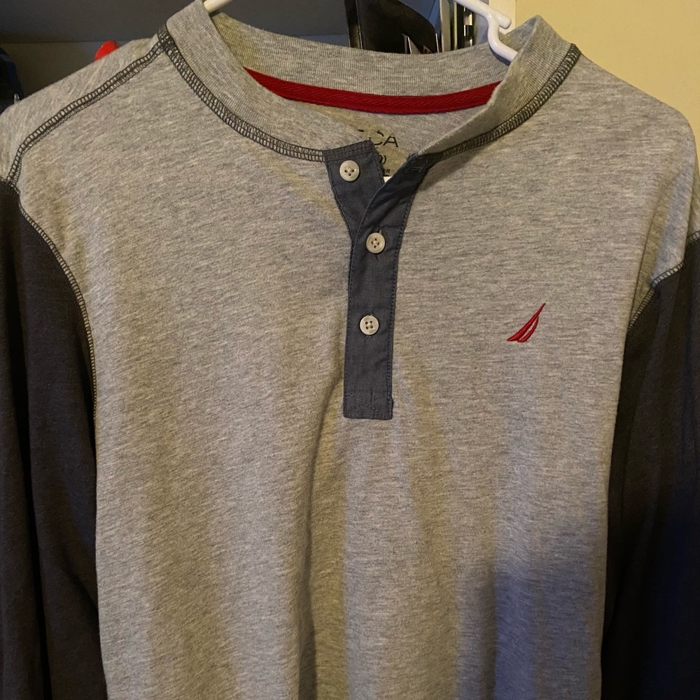 Nautica long sleeve three button shirt